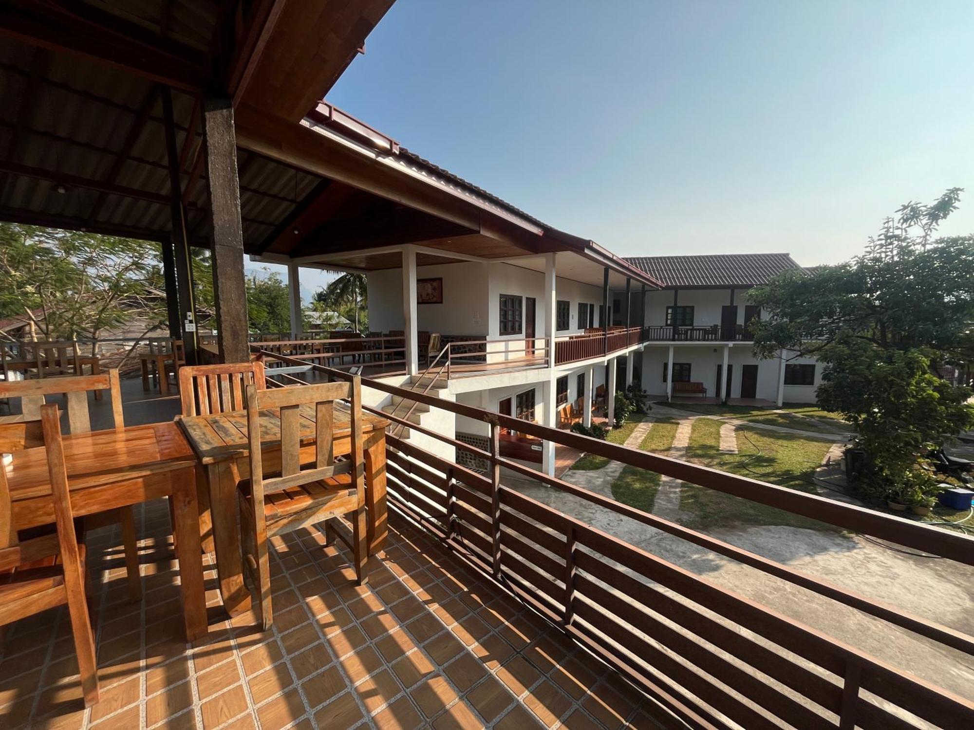 Sanhak Guesthouse 1 Ban Nahin-Nai Zewnętrze zdjęcie