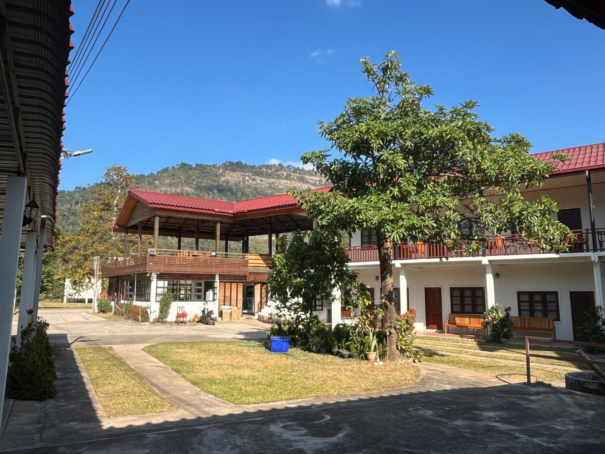 Sanhak Guesthouse 1 Ban Nahin-Nai Zewnętrze zdjęcie