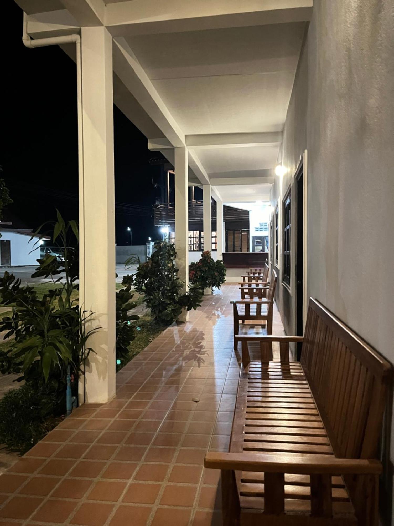 Sanhak Guesthouse 1 Ban Nahin-Nai Zewnętrze zdjęcie